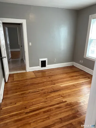 $1,700 | 448 Hillside Avenue, Unit 2, Hartford, CT 06106