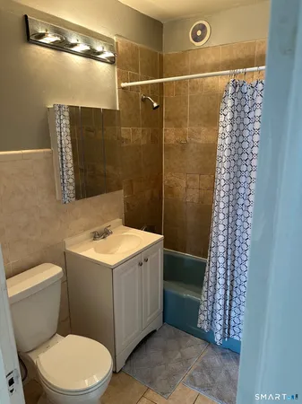 $1,700 | 448 Hillside Avenue, Unit 2, Hartford, CT 06106