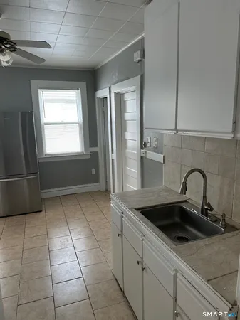 $1,700 | 448 Hillside Avenue, Unit 2, Hartford, CT 06106