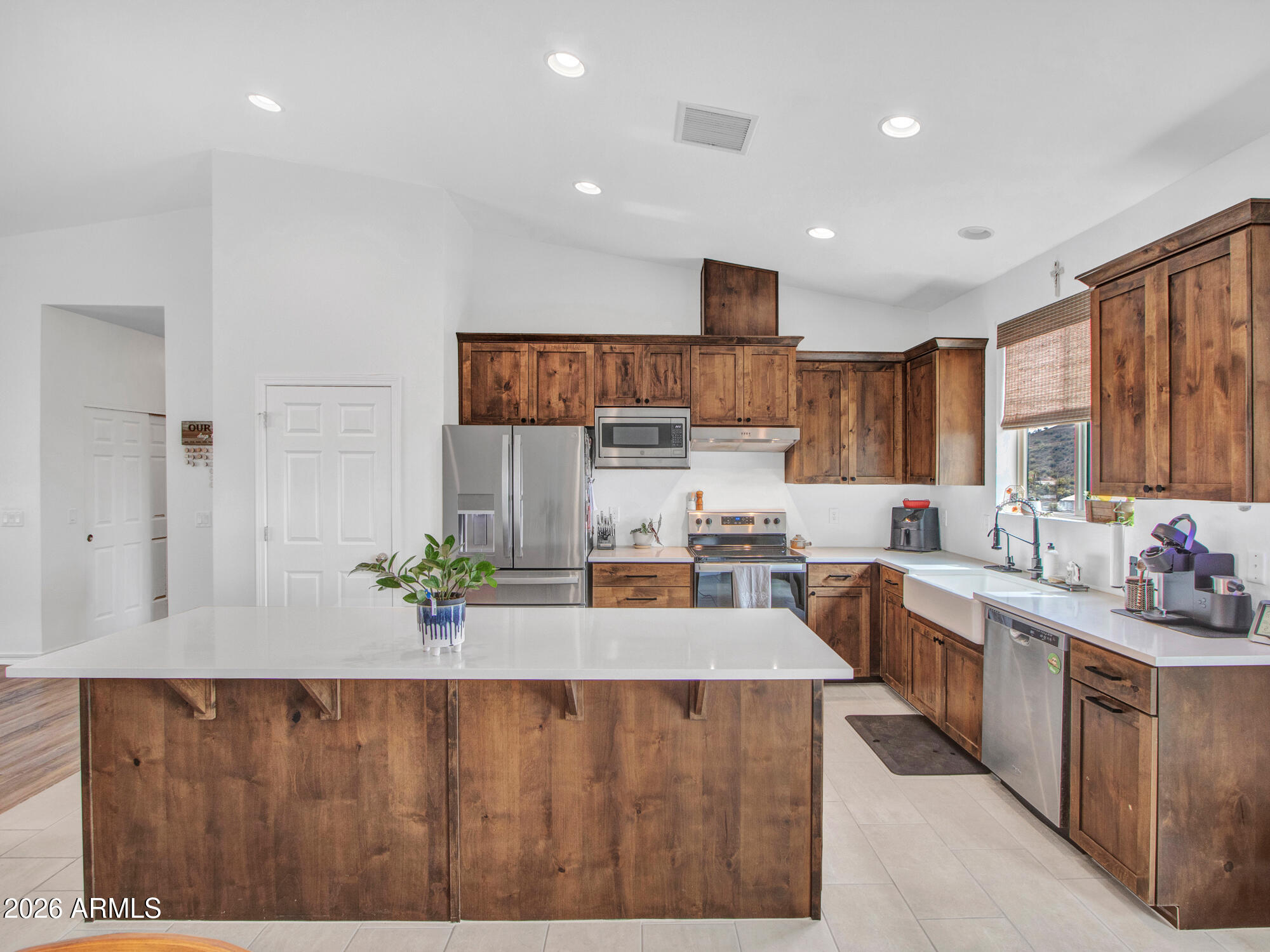 3443 West Joy Ranch Road Phoenix, AZ 85086 - Photo 8 of 27 04-Kitchen-(7)