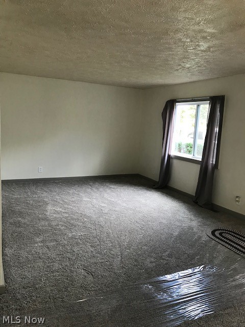18080 Blandford Road Cleveland, OH 44121 - Photo 9 of 15 living room