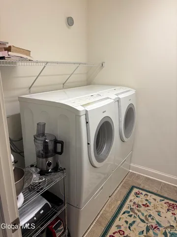 $368,000 | 107 Kelly Circle, Guilderland, NY 12009