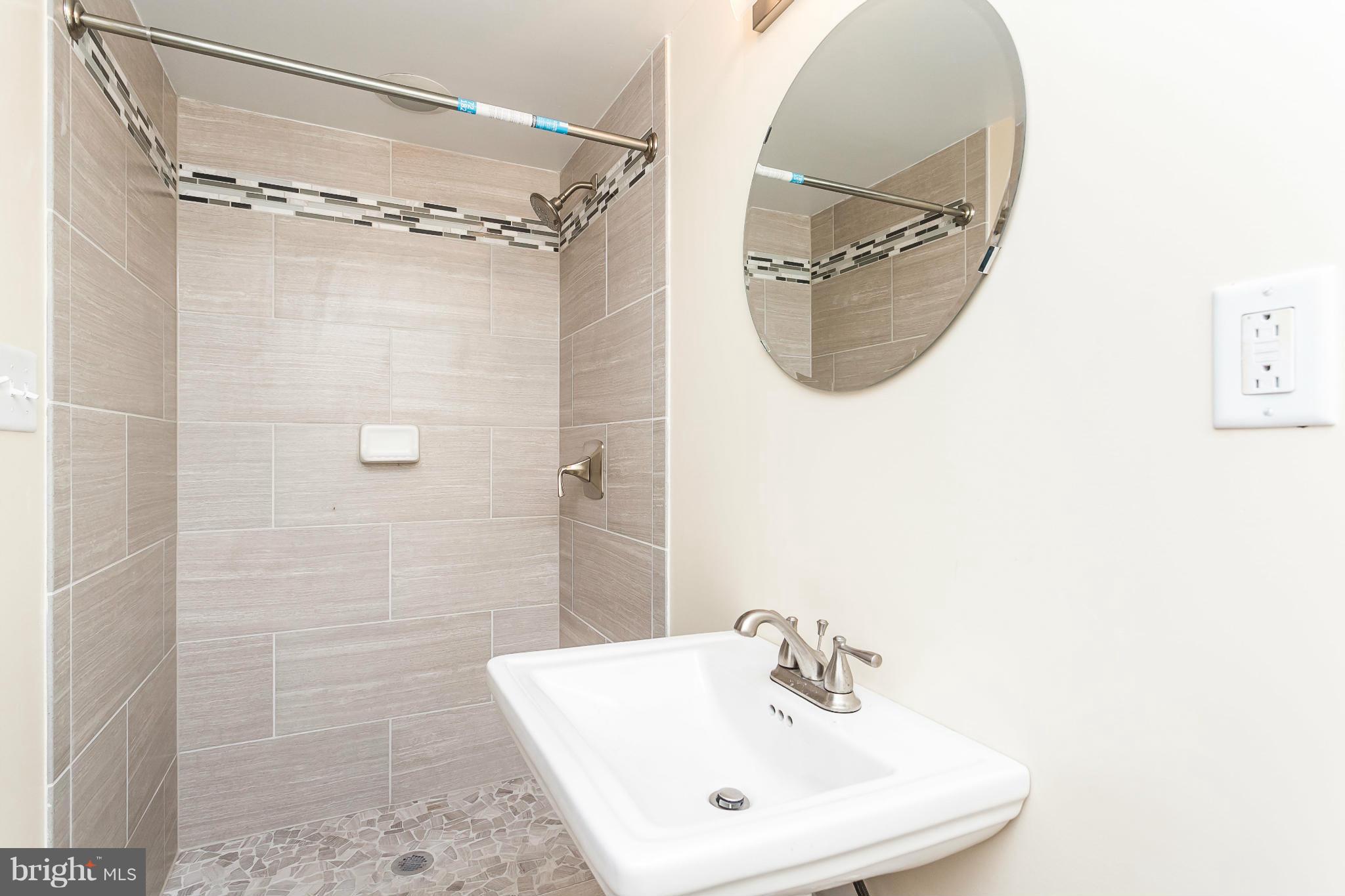 1016 North Woodington Road Baltimore, MD 21229 - Photo 24 of 27 Bath
