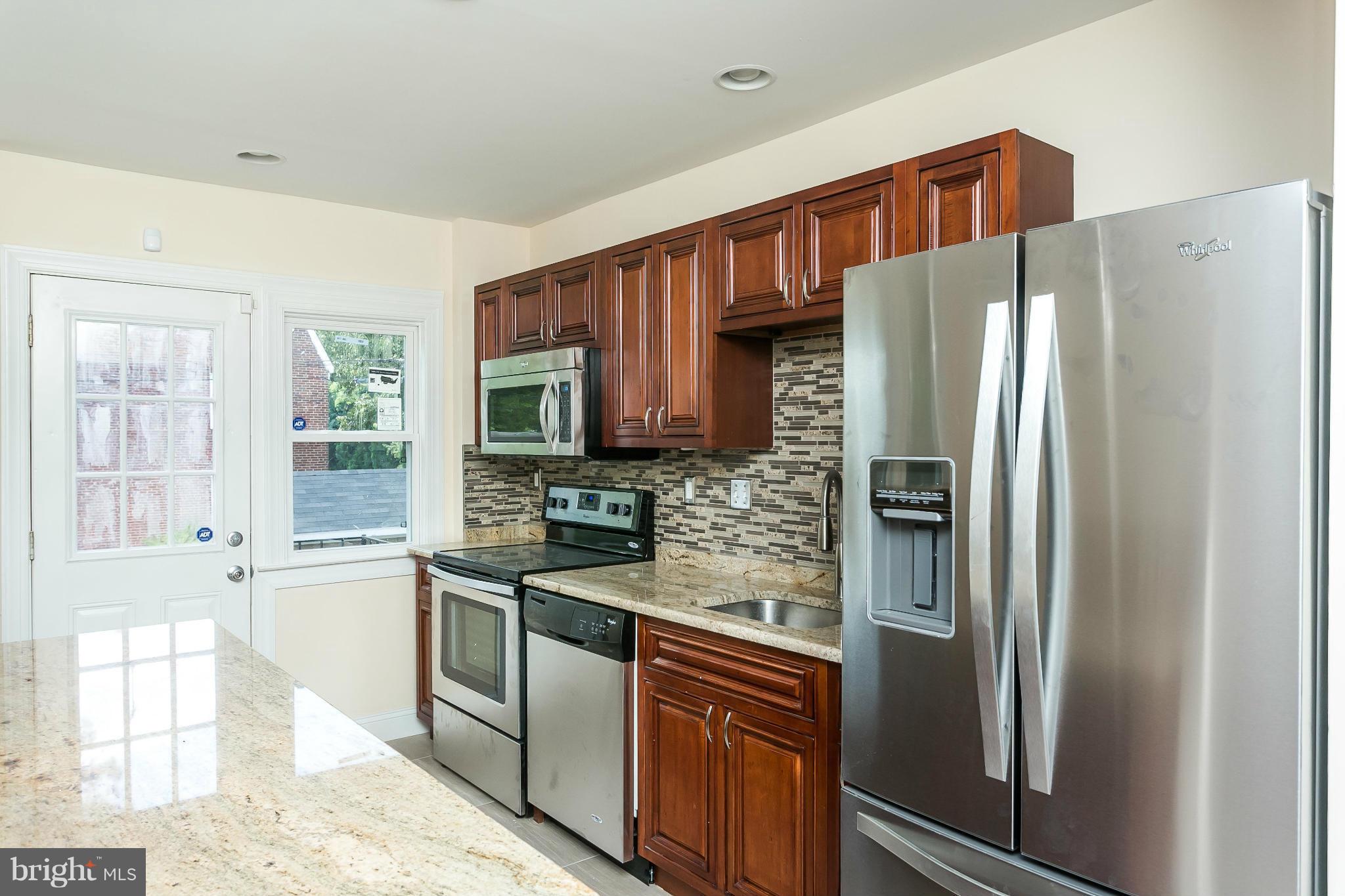1016 North Woodington Road Baltimore, MD 21229 - Photo 9 of 27 Kitchen