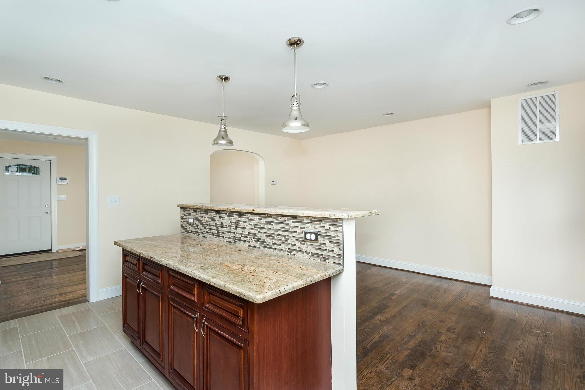 1016 North Woodington Road Baltimore, MD 21229 - Photo 10 of 27 Dining Room