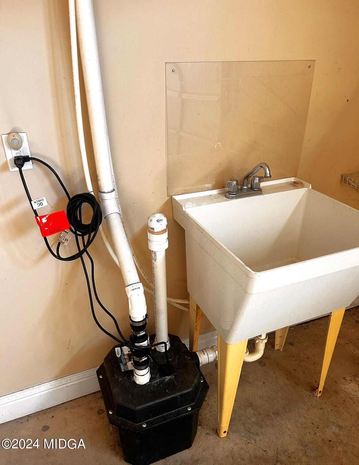 208 Pembroke Centerville, GA 31028 - Photo 26 of 30 a bathroom with a sink and a mirror