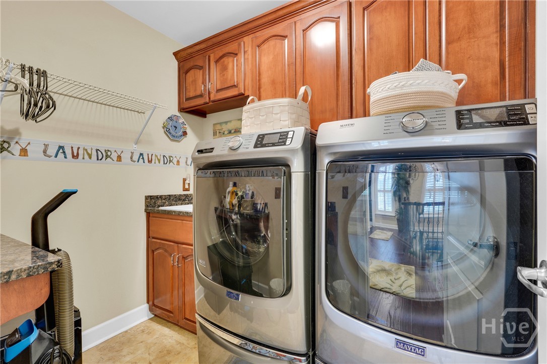 4 Grand View Court Pooler, GA 31322 - Photo 34 of 49 Laundry Room with Sink