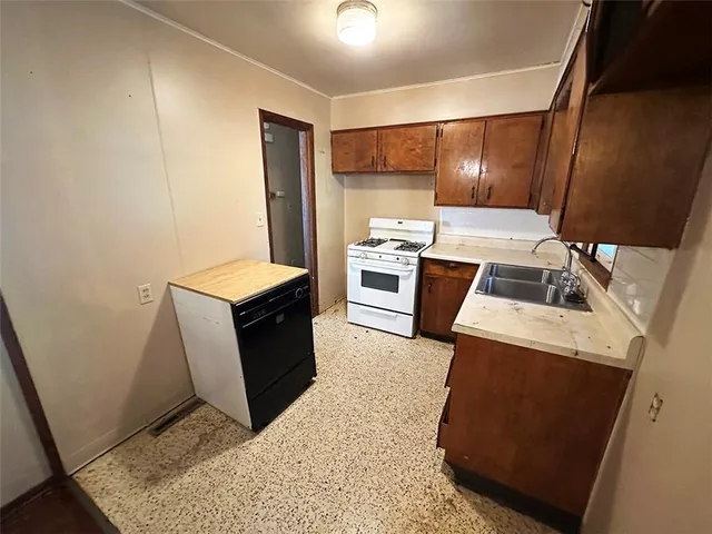 $119,900 | 4016 South Spring Street, Independence, MO 64055