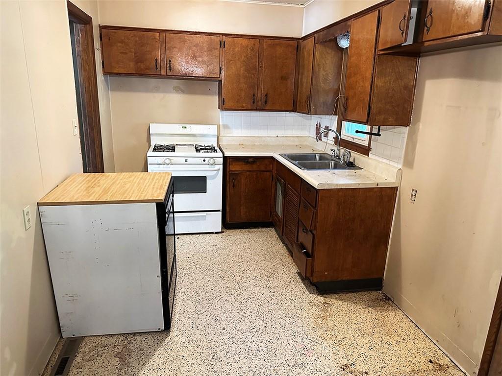 4016 South Spring Street Independence, MO 64055 - Photo 13 of 69