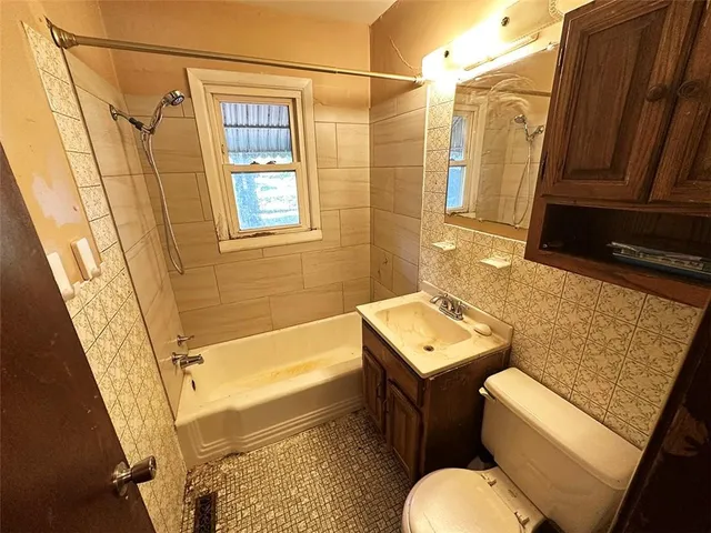 $119,900 | 4016 South Spring Street, Independence, MO 64055