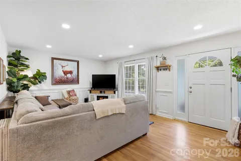$325,000 | 6607 Elmwood Circle, Charlotte, NC 28214