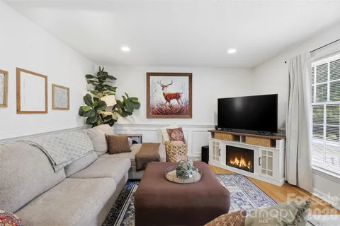 $325,000 | 6607 Elmwood Circle, Charlotte, NC 28214