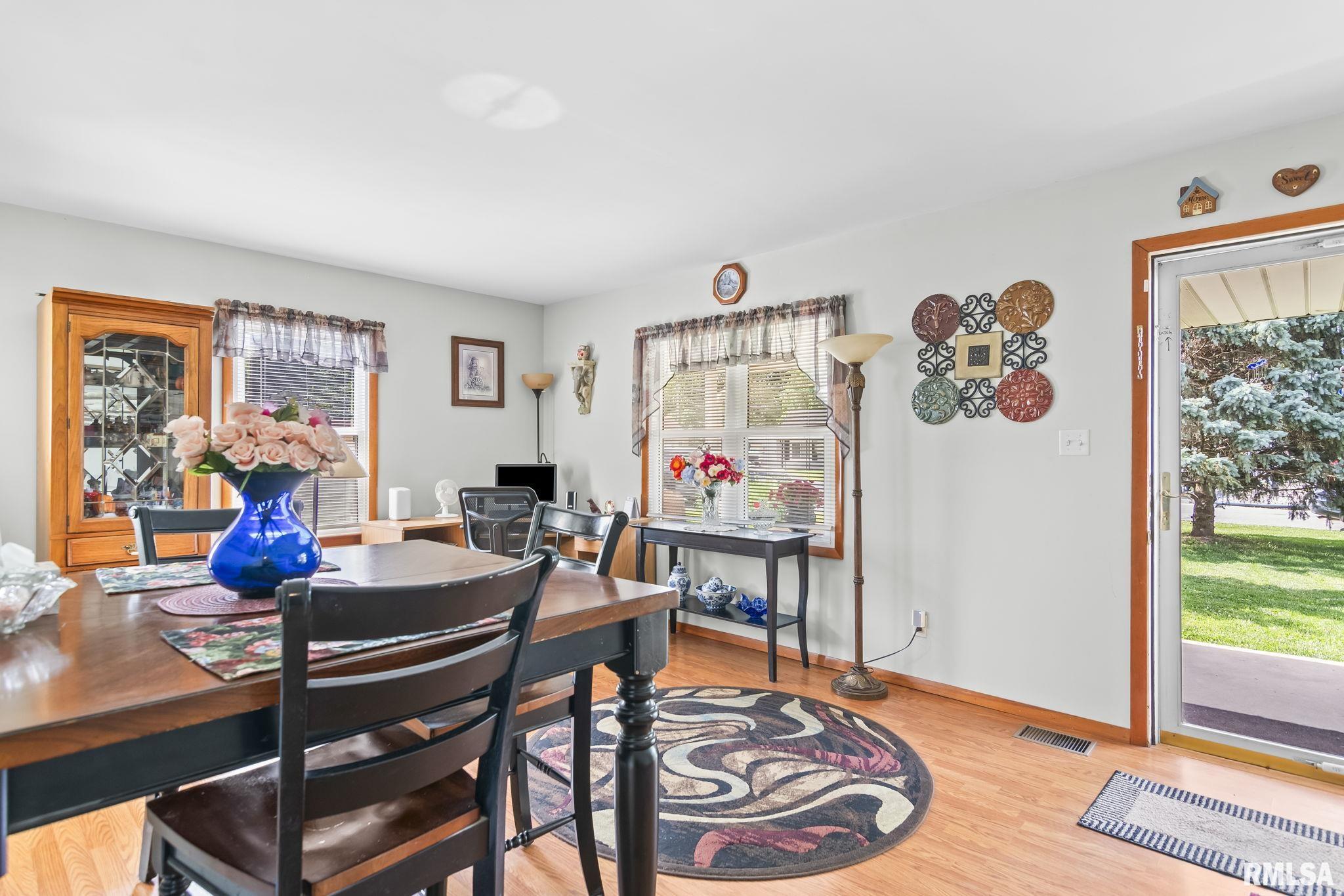 3061 Louise Lane Springfield, IL 62702 - Photo 7 of 36