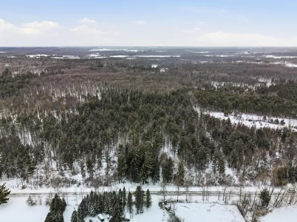 $149,900 | 17 17 Mile Road, Leroy, MI 49655