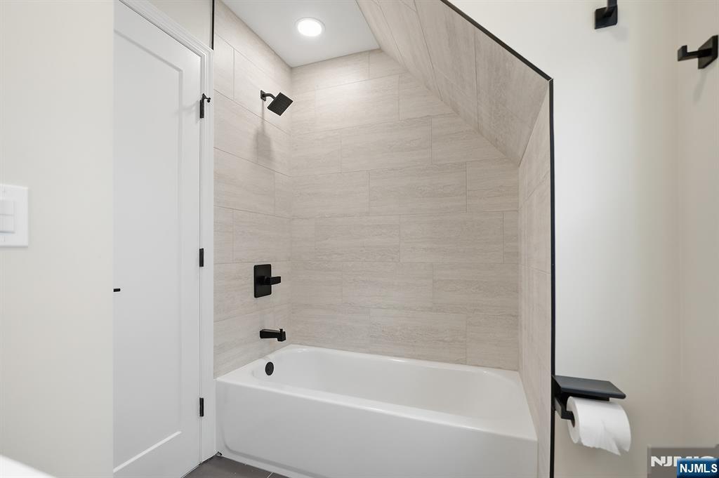 30 Edison Street, Unit 2 Bloomfield, NJ 07003 - Photo 6 of 15