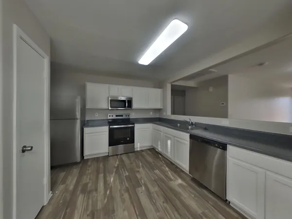 $1,829 | 10410 West Pioneer Street, Tolleson, AZ 85353