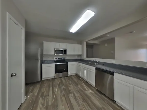 $1,829 | 10410 West Pioneer Street, Tolleson, AZ 85353