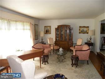 915 Penn Valley Road Media, PA 19063 - Photo 4 of 11 Living Room