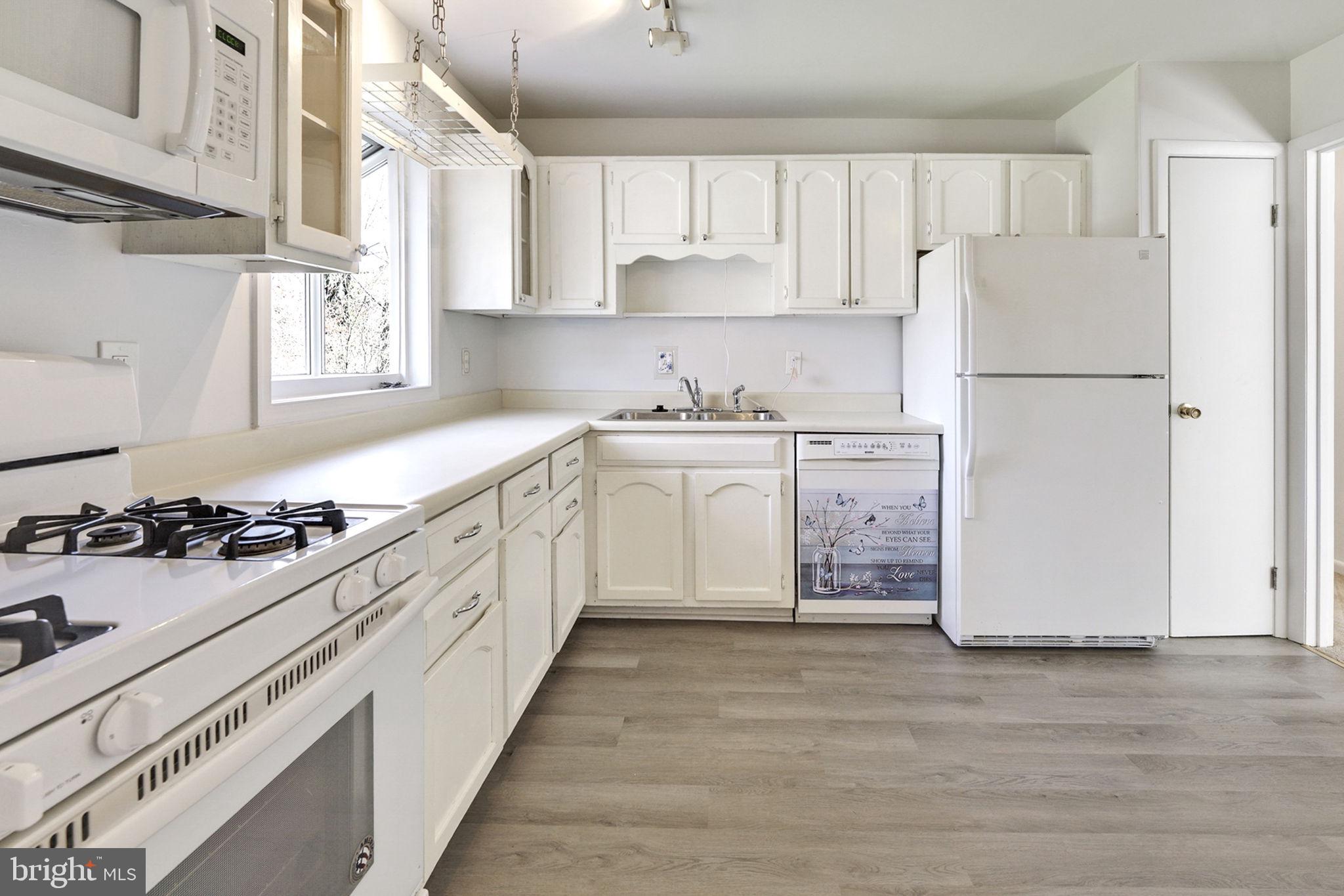 13825 Gilbert Road Woodbridge, VA 22193 - Photo 9 of 37 Gallery Image 9