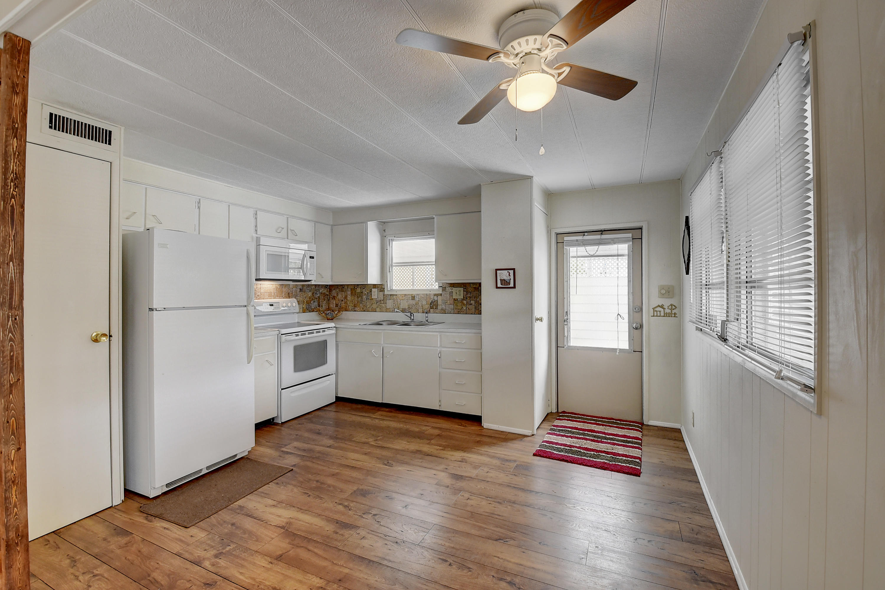 8129 South Street Boca Raton, FL 33433 - Photo 14 of 28 Kitchen