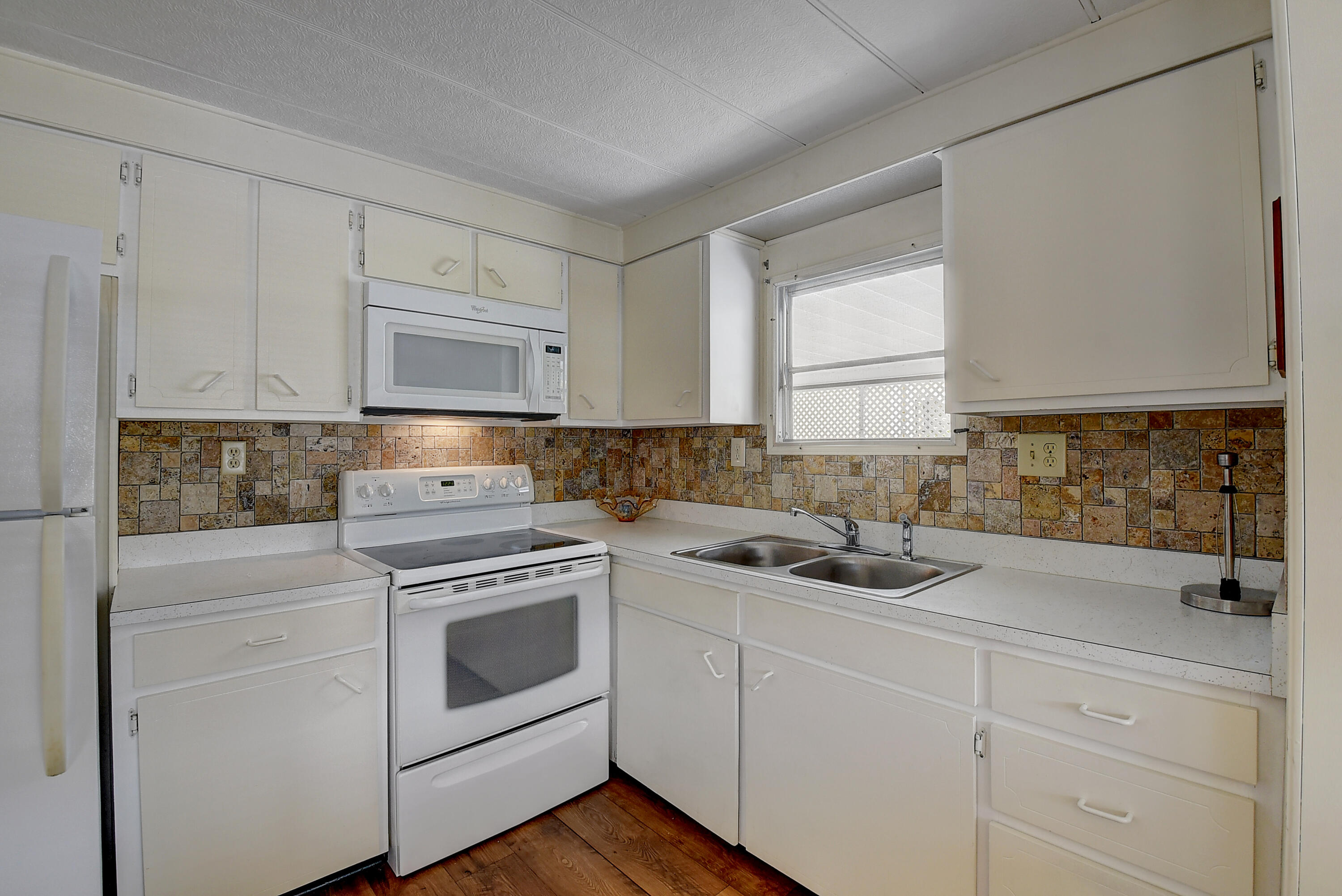 8129 South Street Boca Raton, FL 33433 - Photo 16 of 28 Kitchen