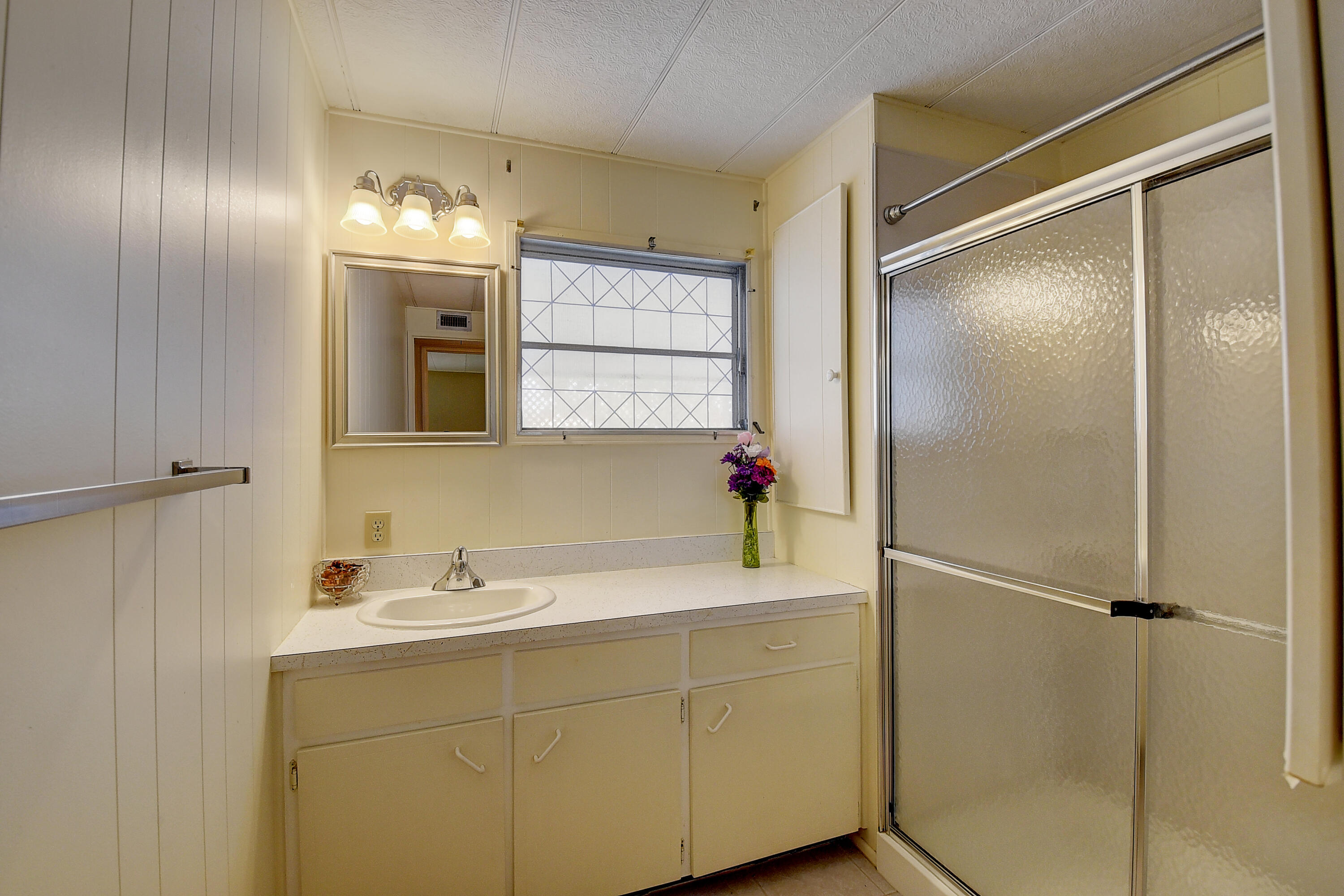 8129 South Street Boca Raton, FL 33433 - Photo 21 of 28 Bathroom