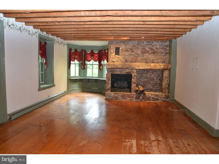 1039 Upper State Road Chalfont, PA 18914 - Photo 6 of 23 Living Room