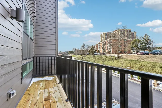 $484,990 | 361 Summit Circle, Lombard, IL 60148