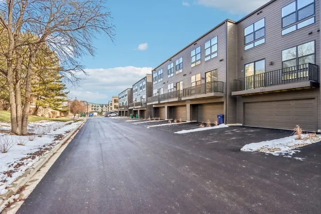 $484,990 | 361 Summit Circle, Lombard, IL 60148