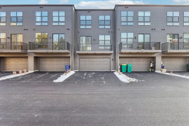 $484,990 | 361 Summit Circle, Lombard, IL 60148