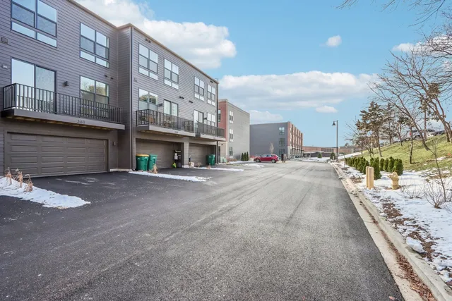 $484,990 | 361 Summit Circle, Lombard, IL 60148