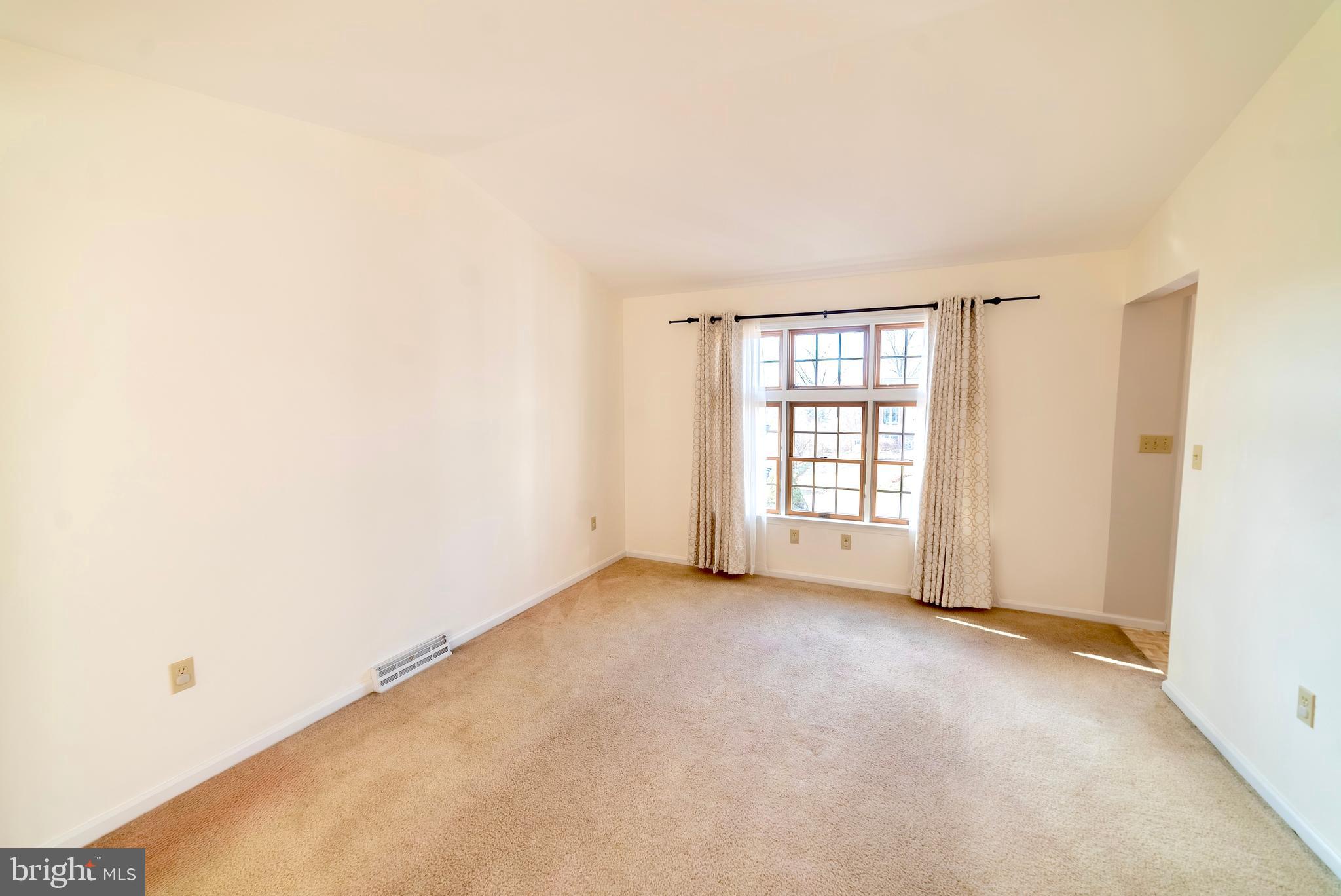 619 Stoney Run Road Pottsville, PA 17901 - Photo 13 of 41 an empty room with windows