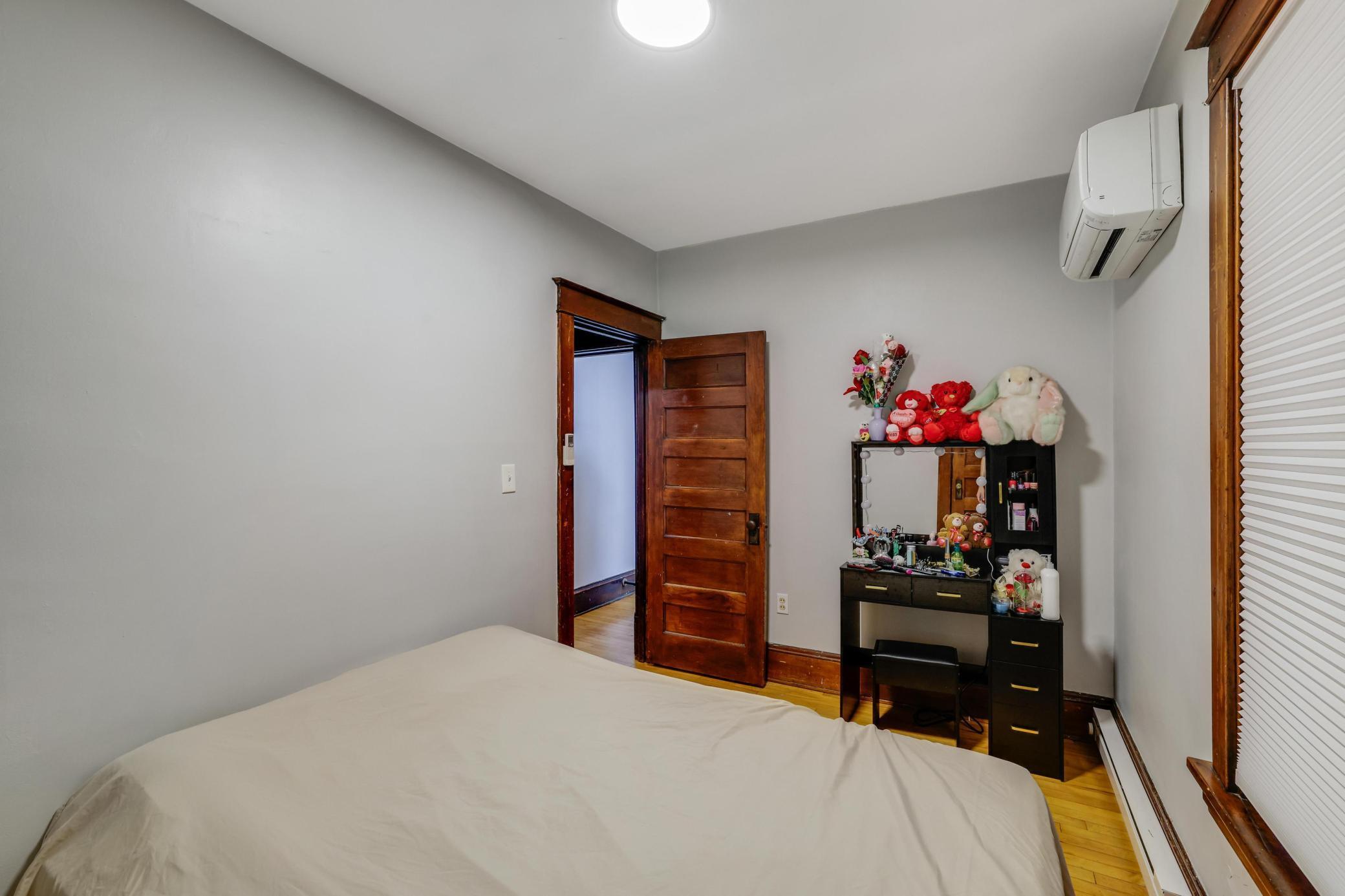 2821 Garfield Avenue Minneapolis, MN 55408 - Photo 15 of 26