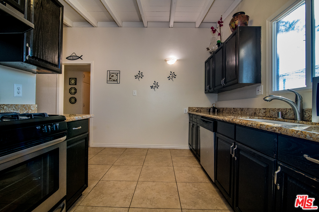 768 West Main Street Riverside, CA 92507 - Photo 18 of 39