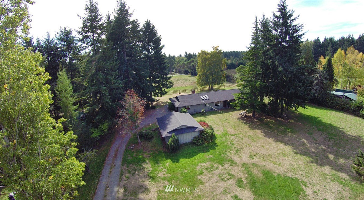 8813 Southwest Cemetery Road Vashon, WA 98070 - Photo 2 of 25 Gallery Image 2