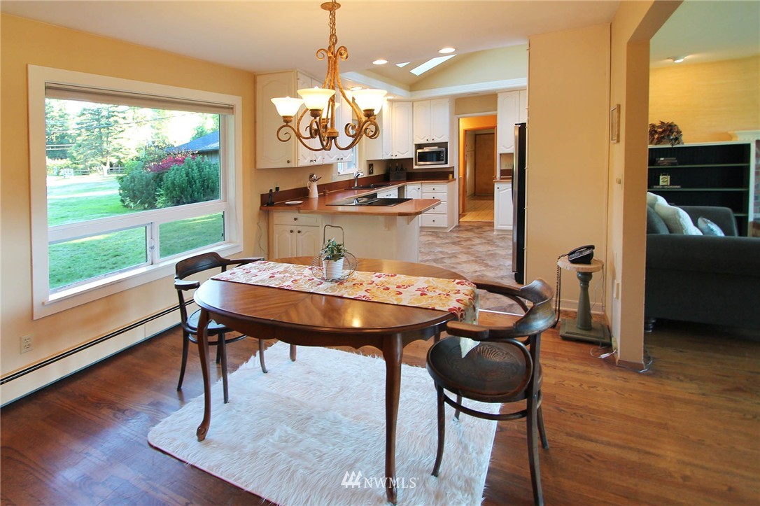 8813 Southwest Cemetery Road Vashon, WA 98070 - Photo 11 of 25 Gallery Image 11