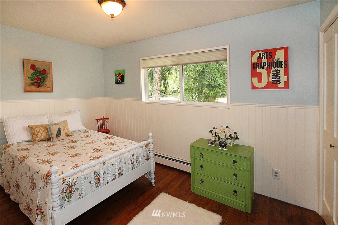 8813 Southwest Cemetery Road Vashon, WA 98070 - Photo 15 of 25 Gallery Image 15