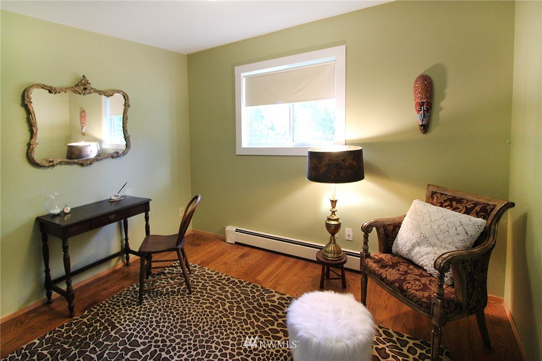 8813 Southwest Cemetery Road Vashon, WA 98070 - Photo 17 of 25 Gallery Image 17