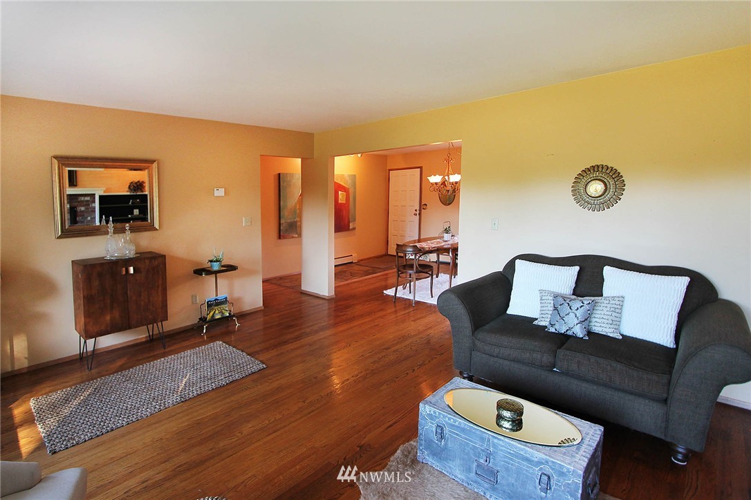 8813 Southwest Cemetery Road Vashon, WA 98070 - Photo 10 of 25 Gallery Image 10