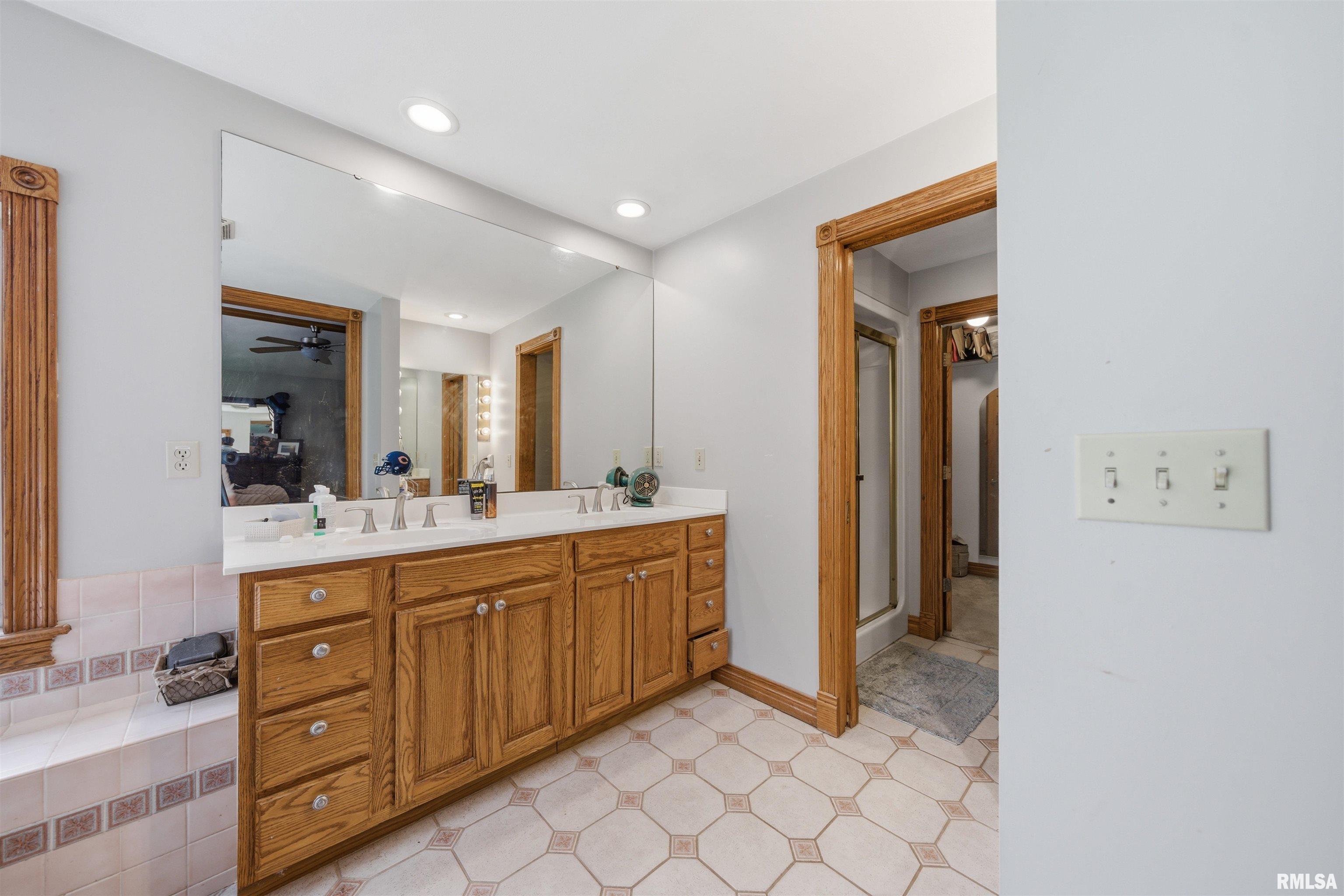 6421 North Jamestown Road Peoria, IL 61615 - Photo 33 of 72