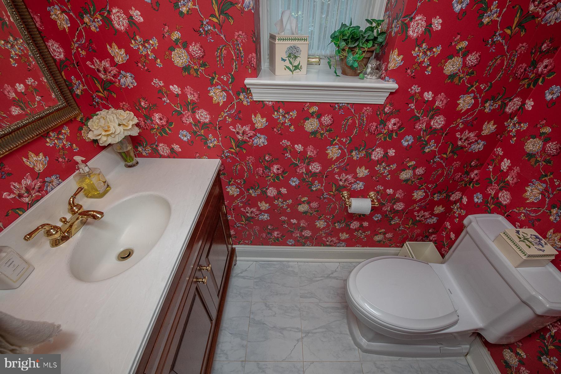 707 Woodcrest Circle Wayne, PA 19087 - Photo 15 of 34 Powder Room