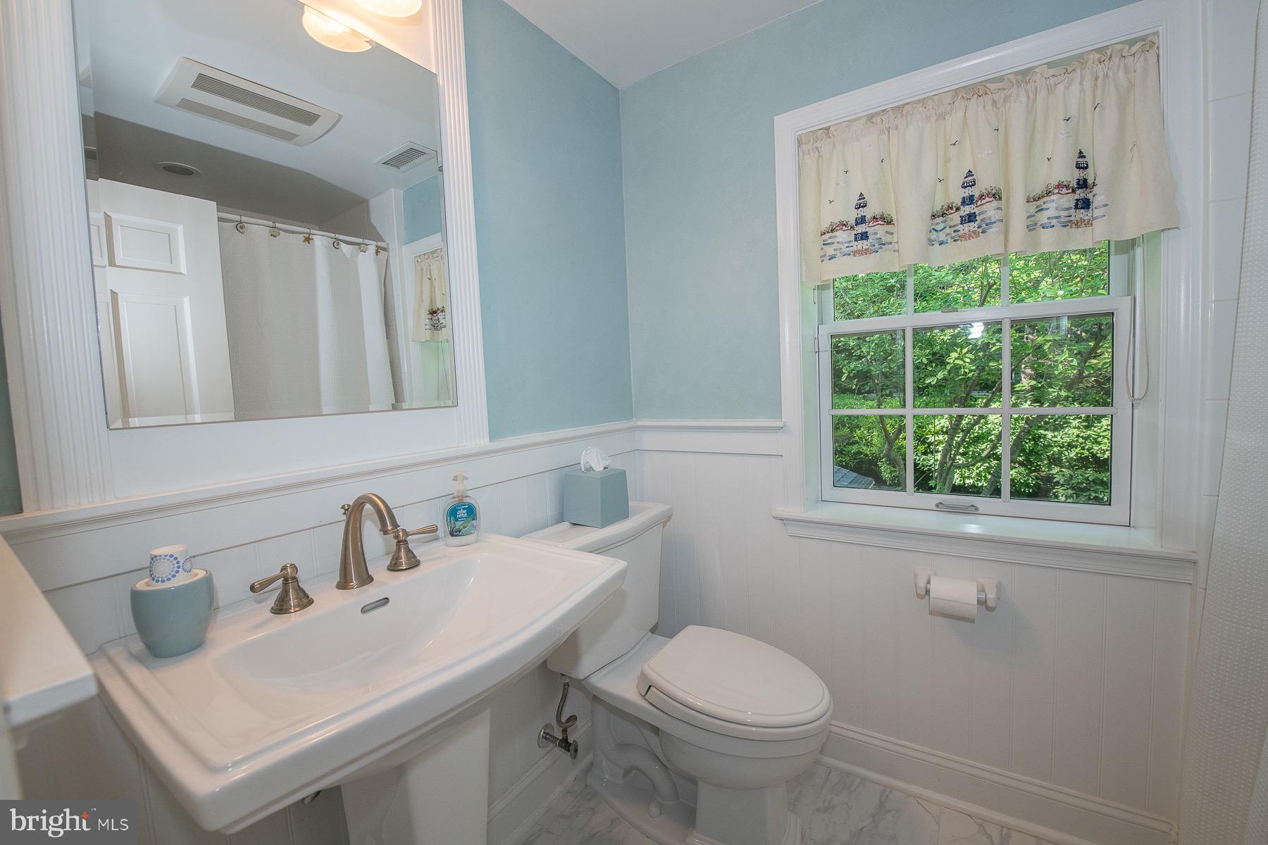 707 Woodcrest Circle Wayne, PA 19087 - Photo 21 of 34 Updated Hall Bathroom