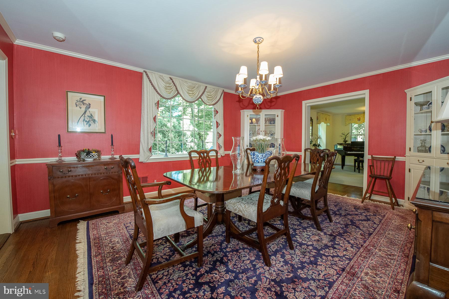 707 Woodcrest Circle Wayne, PA 19087 - Photo 7 of 34 Light-filled Dining Room