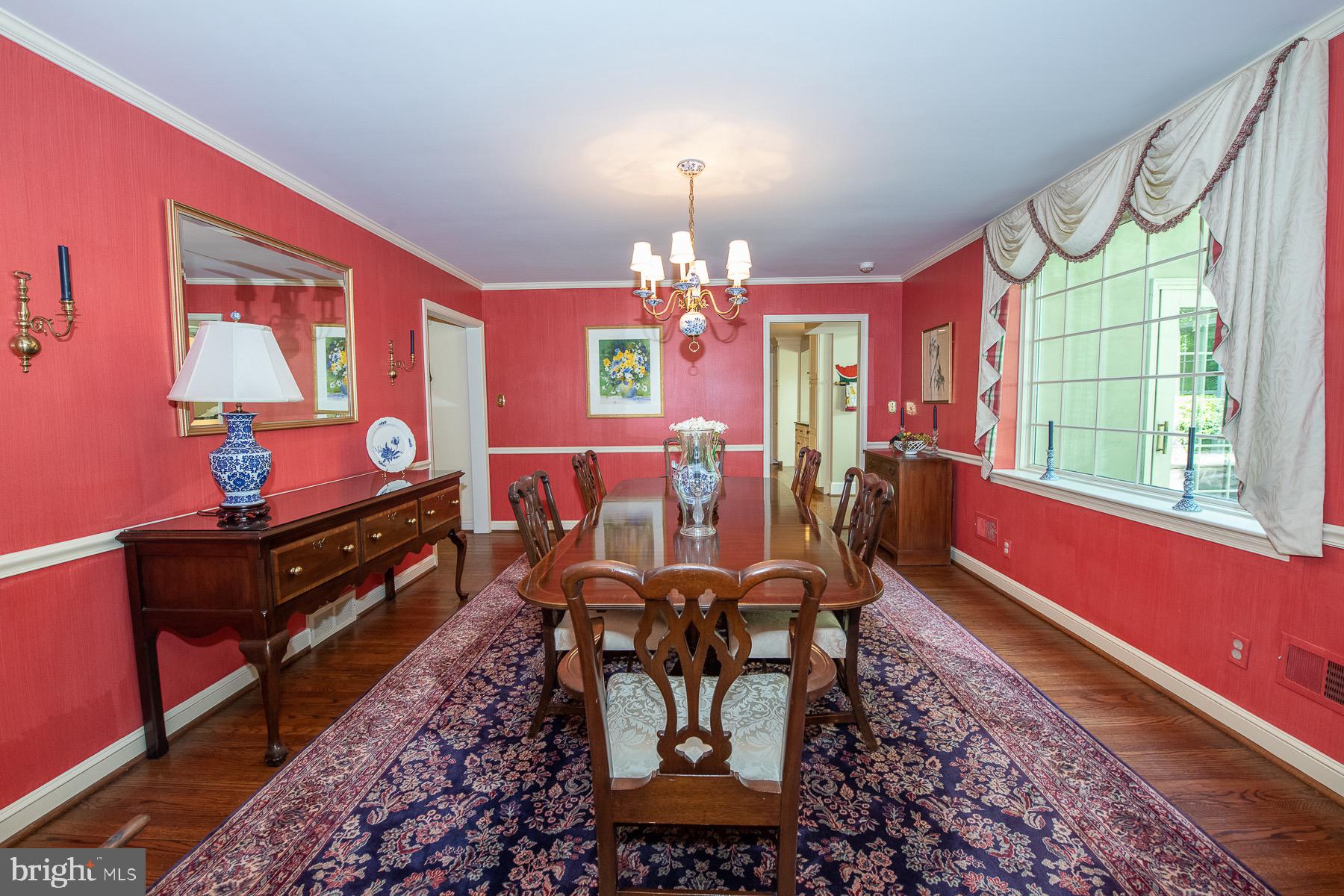 707 Woodcrest Circle Wayne, PA 19087 - Photo 8 of 34 Dining Room