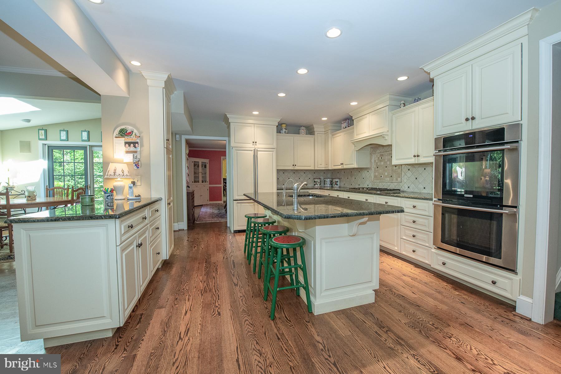 707 Woodcrest Circle Wayne, PA 19087 - Photo 10 of 34 White and Bright Kitchen