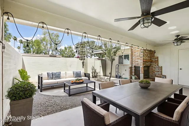 a view of a house with a garage