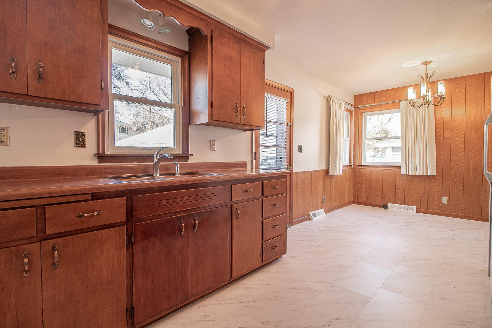 8918 York Road South Bloomington, MN 55431 - Photo 3 of 35 Gallery Image 3