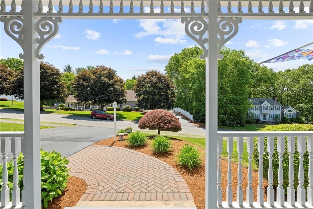 27 Crestview Drive Uxbridge, MA 01569 - Photo 34 of 39