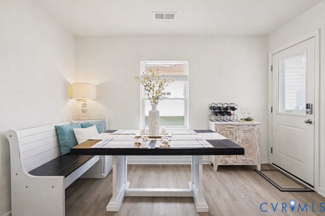 17075 Rollins Road Bowling Green, VA 22427 - Photo 8 of 23 a view of a dining room with furniture and window