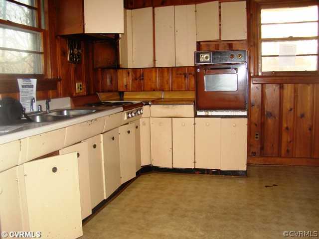 444 Pine Ridge Road Petersburg, VA 23805 - Photo 6 of 12 Kitchen